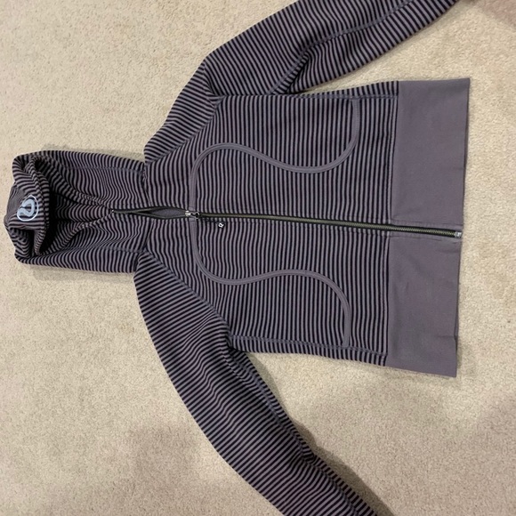 Lululemon Scuba hoodie - Picture 2 of 5